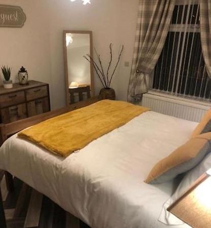 Lovely Ground Floor Apartment With Easy Parking. Belfast Exterior foto